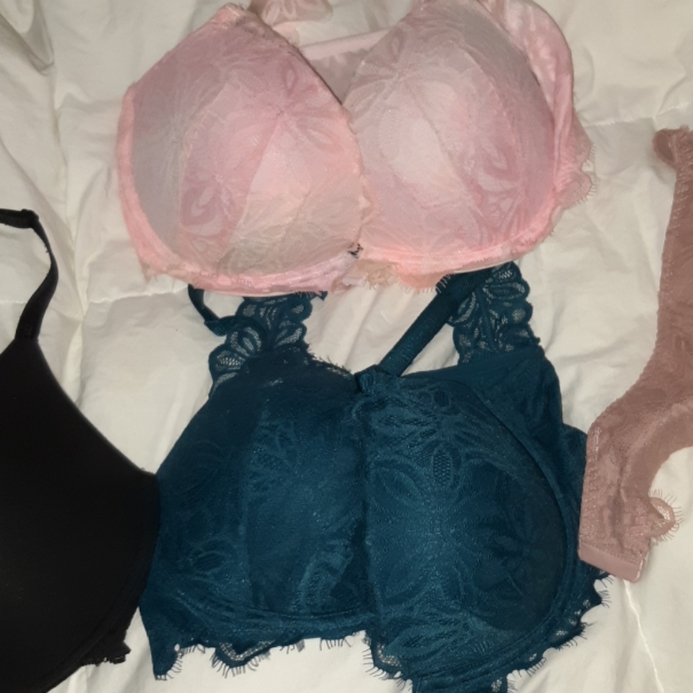 Bras 20 each paid 45 50 dollars for them